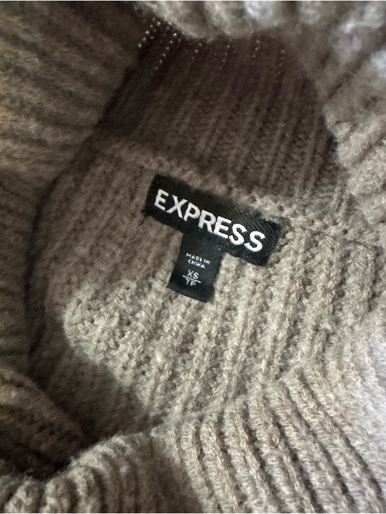 Express Ribbed Turtleneck Sweater - Brown - Picture 2 of 3